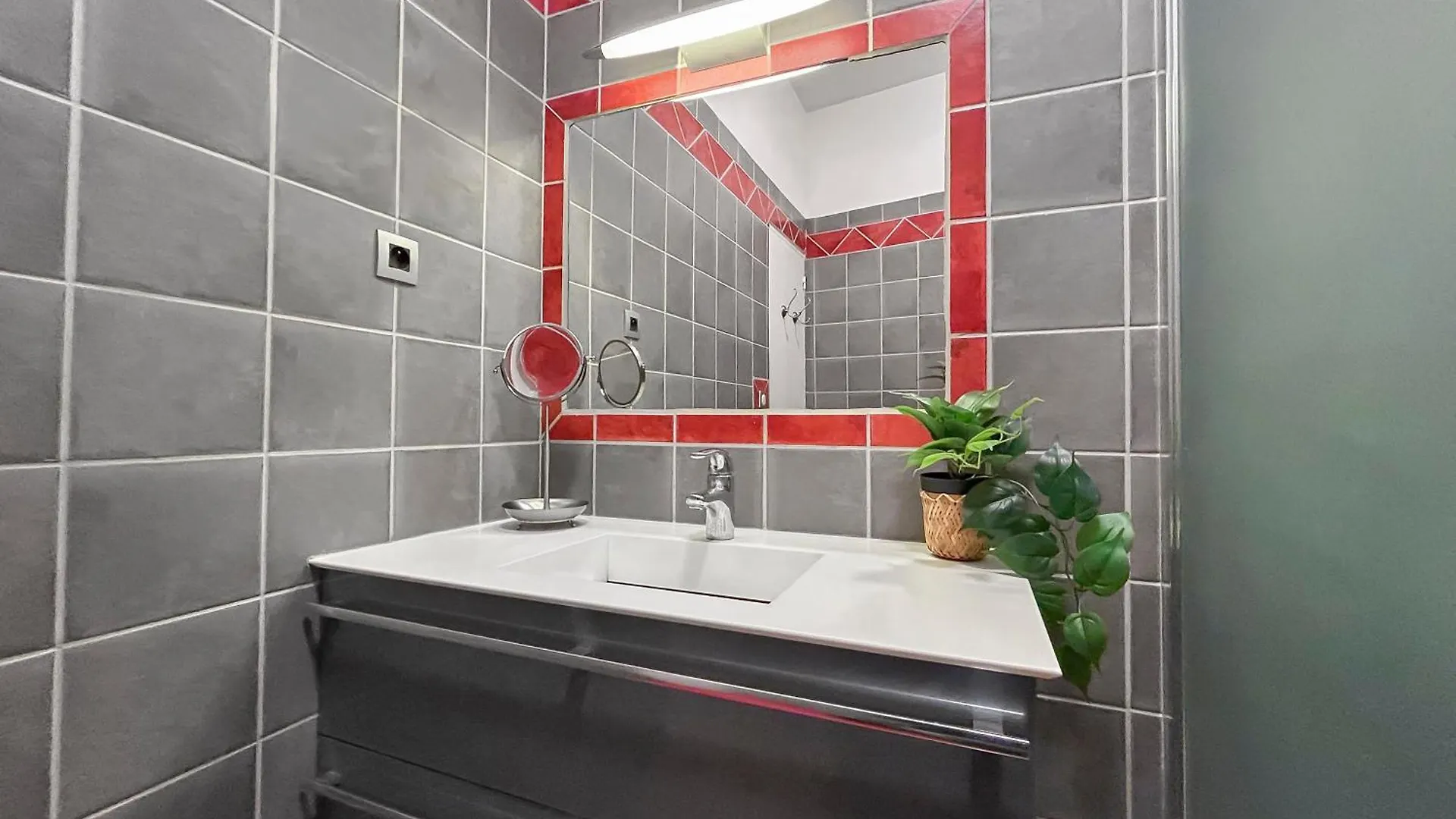 Ferienwohnung Sejour Authentique En Plein Centre D Avignon Frankreich